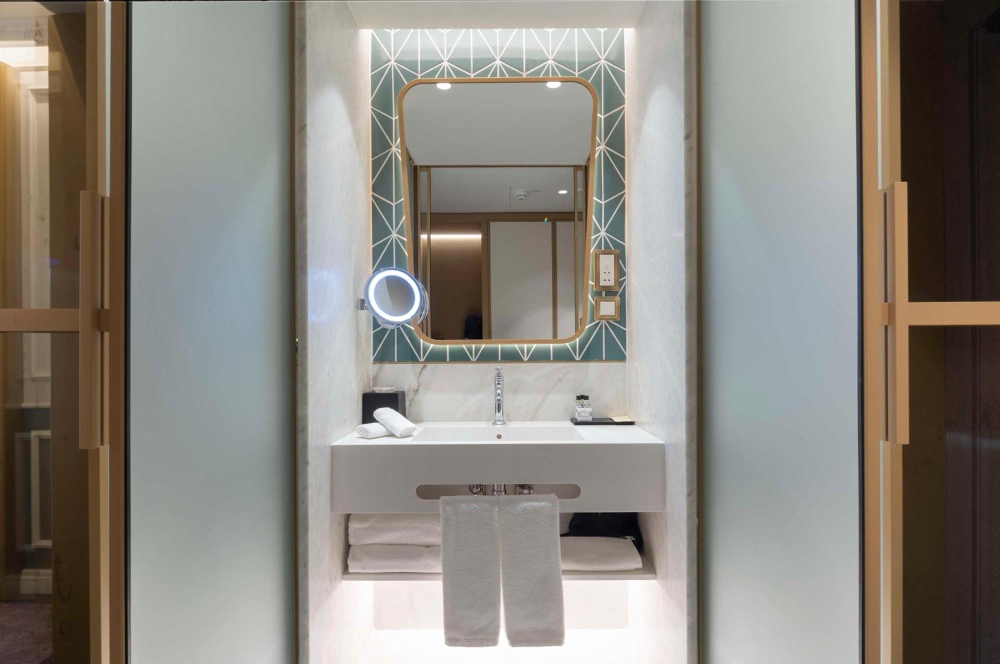 The Emerald House - Curio Collection By Hilton Lisbon
